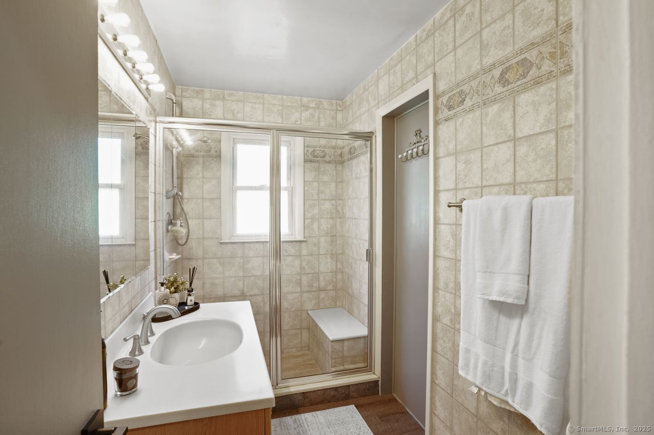 Redding, Connecticut, 06896, United States, 2 Bedrooms Bedrooms, ,1 BathroomBathrooms,Residential,For Sale,1920127