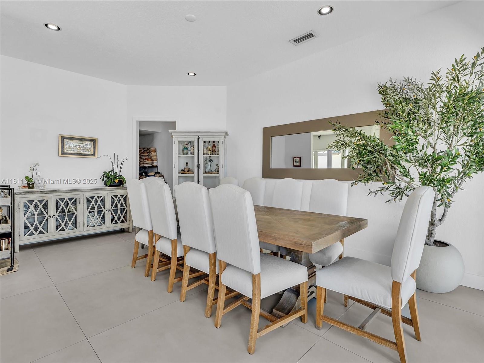 Miami, Florida, 33186, United States, 4 Bedrooms Bedrooms, ,2 BathroomsBathrooms,Residential,For Sale,1838976