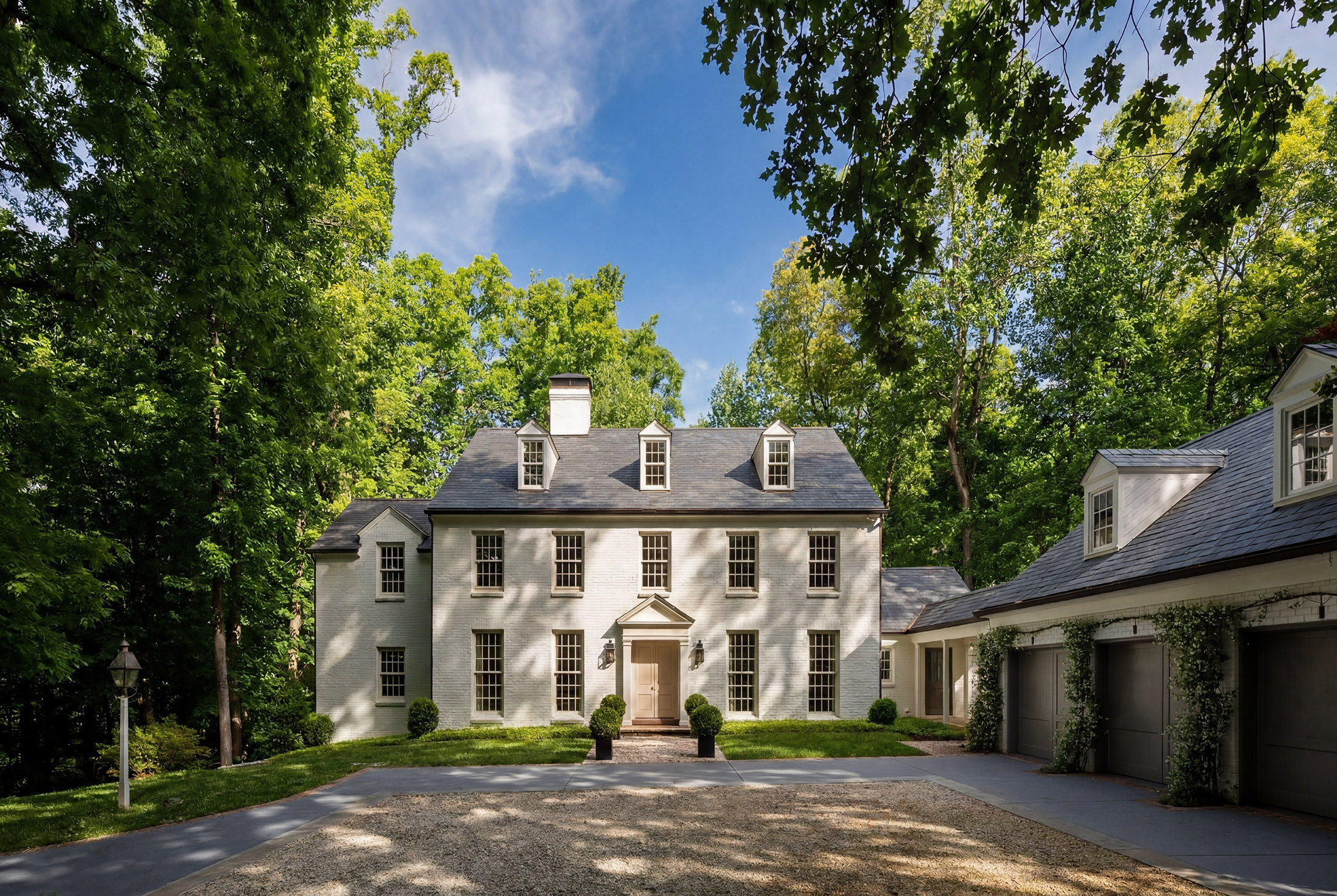  Timeless Architecture and Modern Livability Converge in Tuxedo Park Home - 物件實景