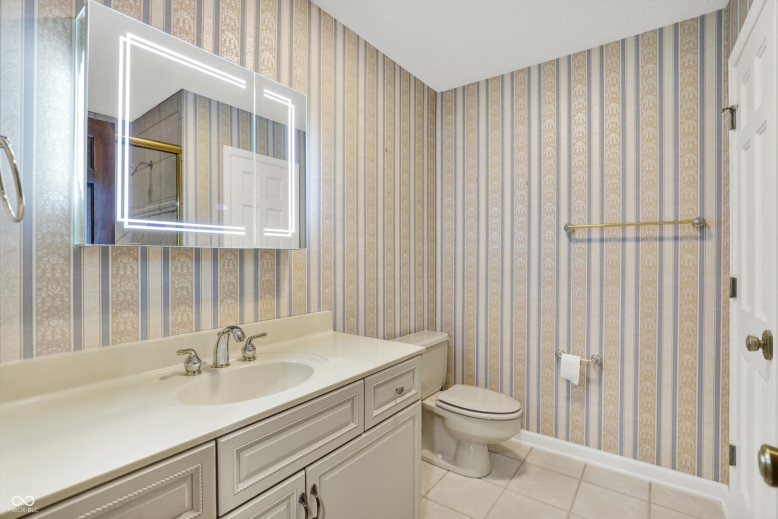 Indianapolis, Indiana, 46260, United States, 4 Bedrooms Bedrooms, ,6 BathroomsBathrooms,Residential,For Sale,1976230