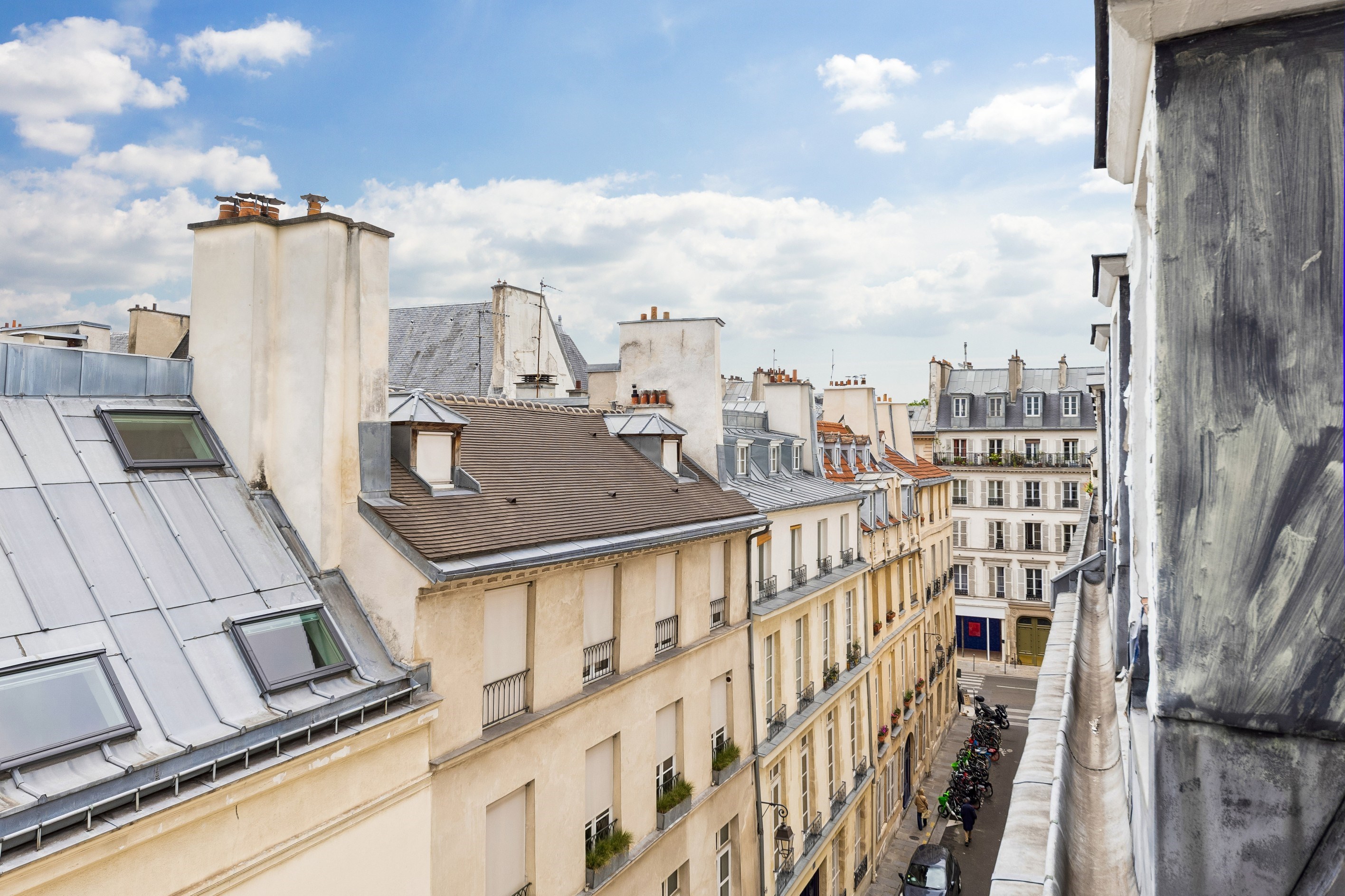  Le Marais – Renovated Top-Floor Apartment with Exposed Beams and Rooftop Views - 物件實景