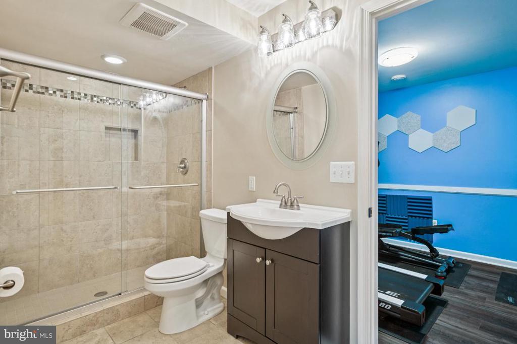Leesburg, Virginia, 20176, United States, 4 Bedrooms Bedrooms, ,5 BathroomsBathrooms,Residential,For Sale,1900813