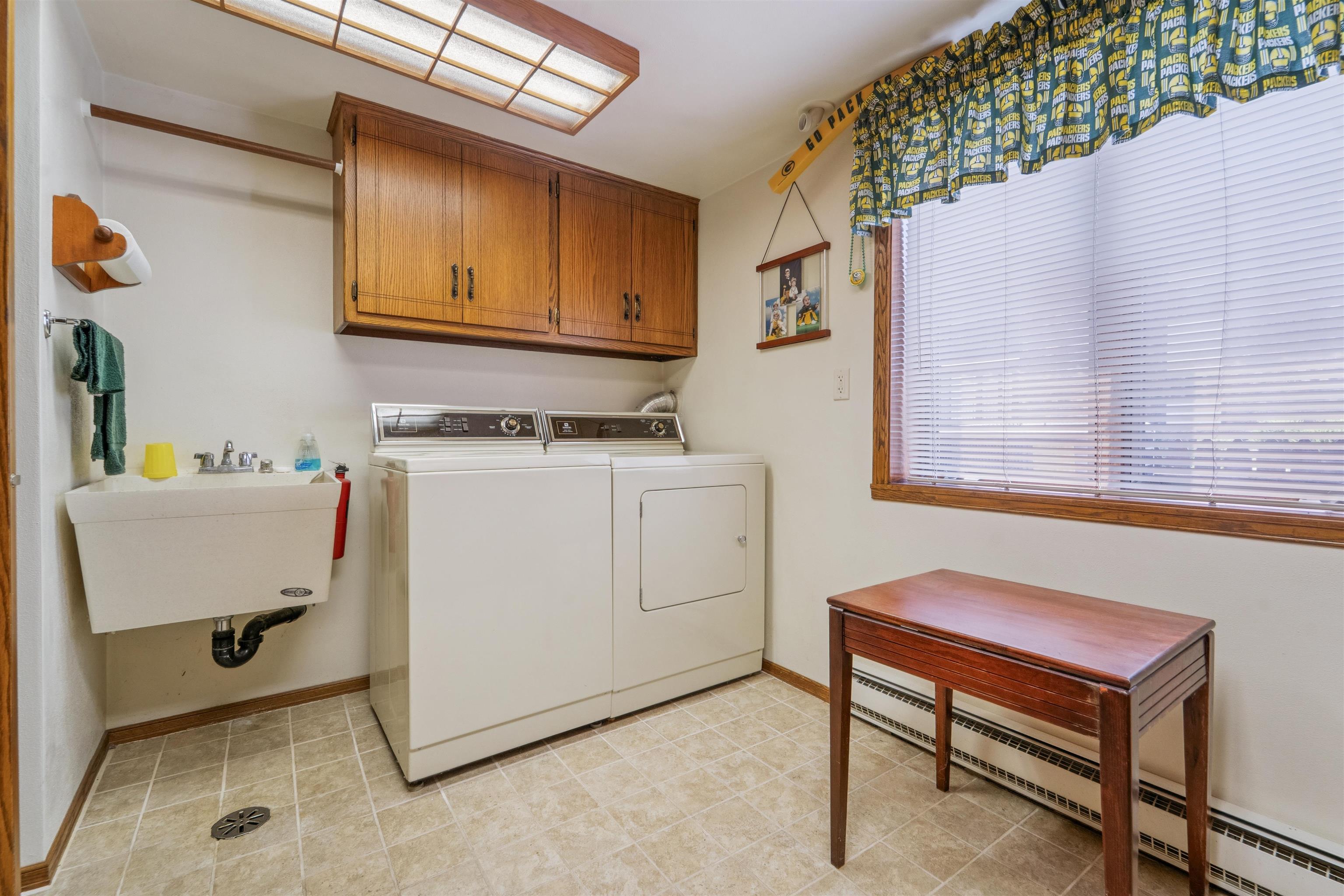 APPLETON, Wisconsin, 54914, United States, 3 Bedrooms Bedrooms, ,3 BathroomsBathrooms,Residential,For Sale,1911879