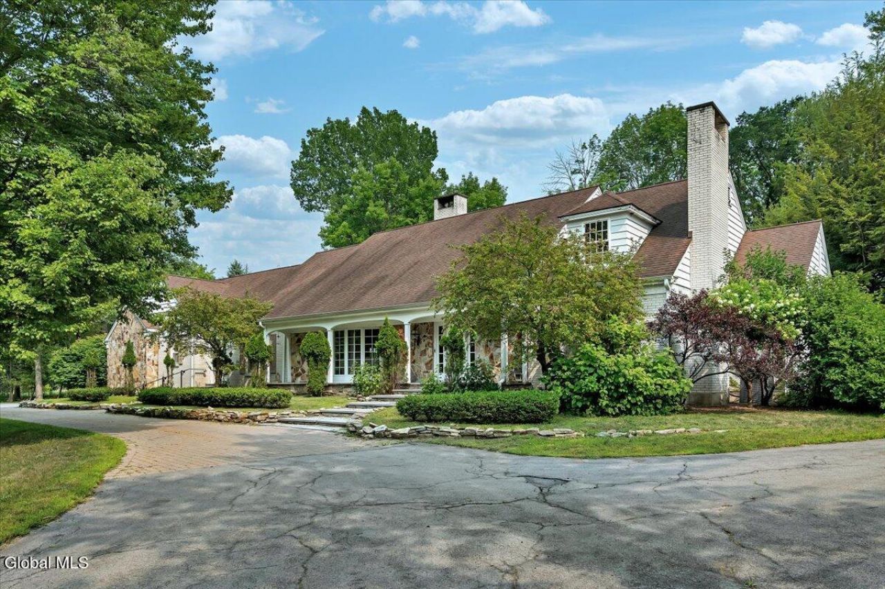 Queensbury, New York, 12804, United States, 4 Bedrooms Bedrooms, ,4 BathroomsBathrooms,Residential,For Sale,2003440