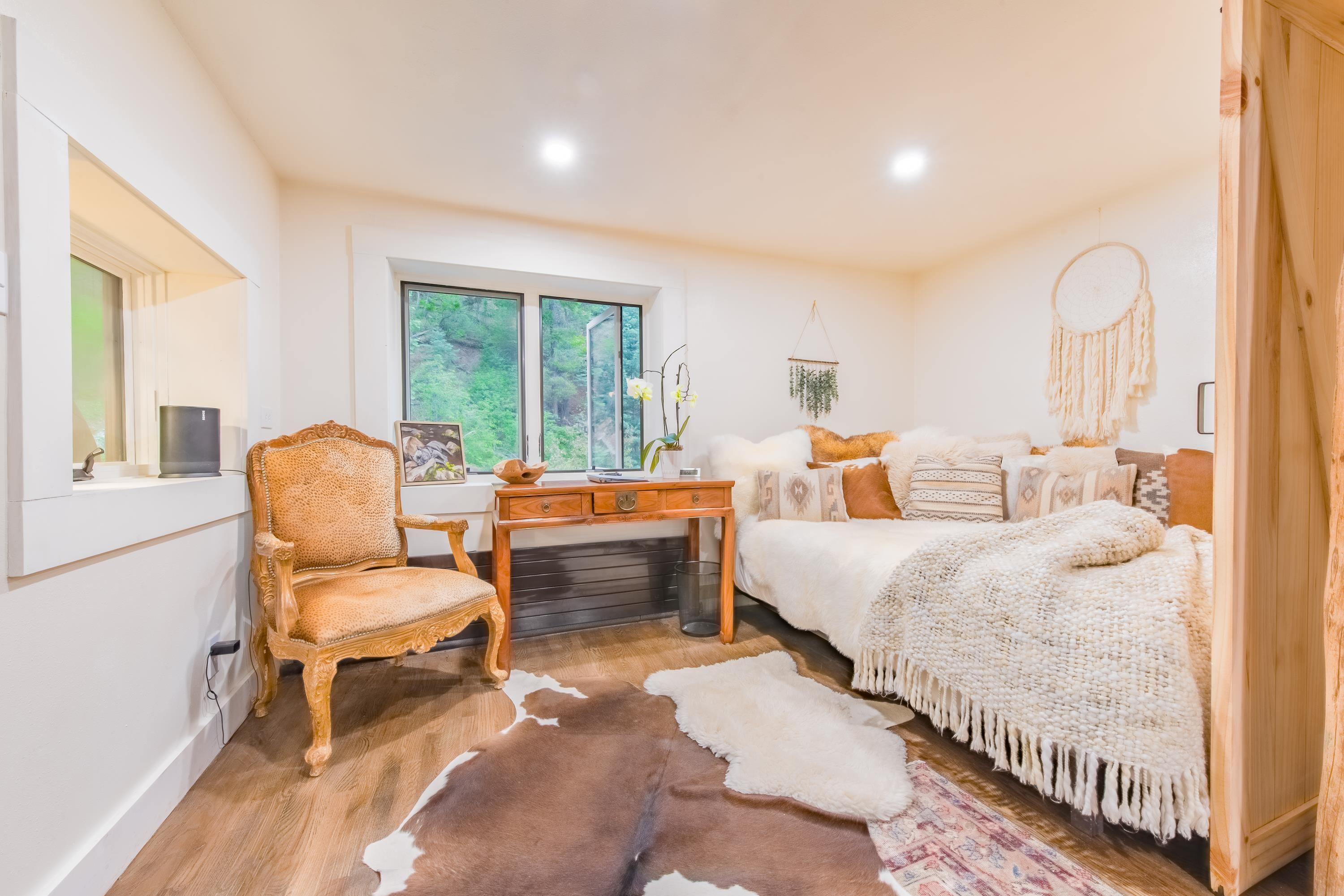 Taos, New Mexico, 87571, United States, 2 Bedrooms Bedrooms, ,2 BathroomsBathrooms,Residential,For Sale,1829499