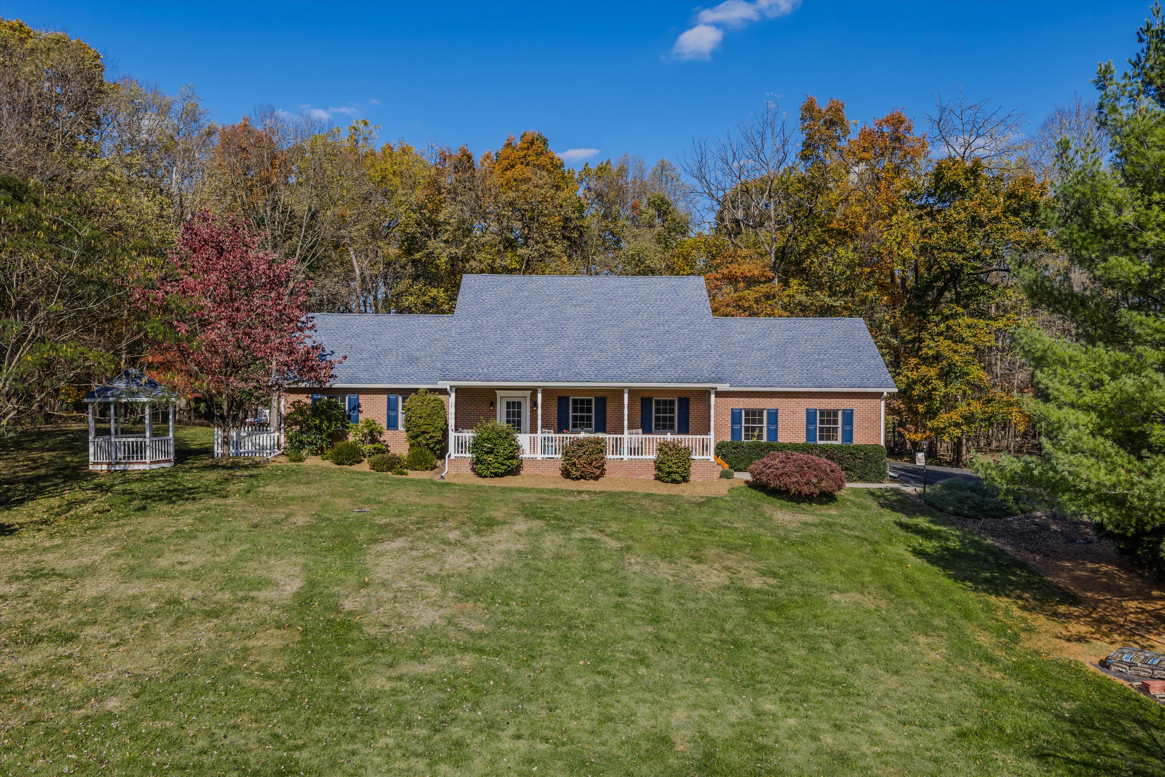 Martinsburg, West Virginia, 25403, United States, 3 Bedrooms Bedrooms, ,Residential,For Sale,1998035