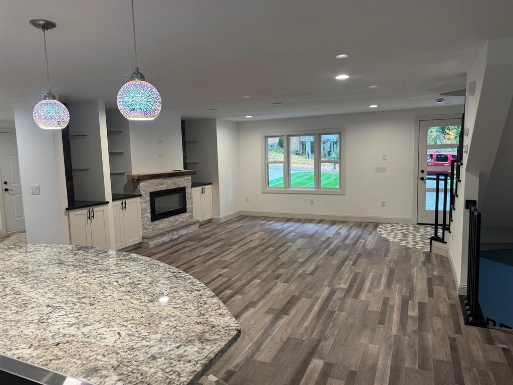 Madison, Wisconsin, 53704, United States, 4 Bedrooms Bedrooms, ,5 BathroomsBathrooms,Residential,For Sale,1973906