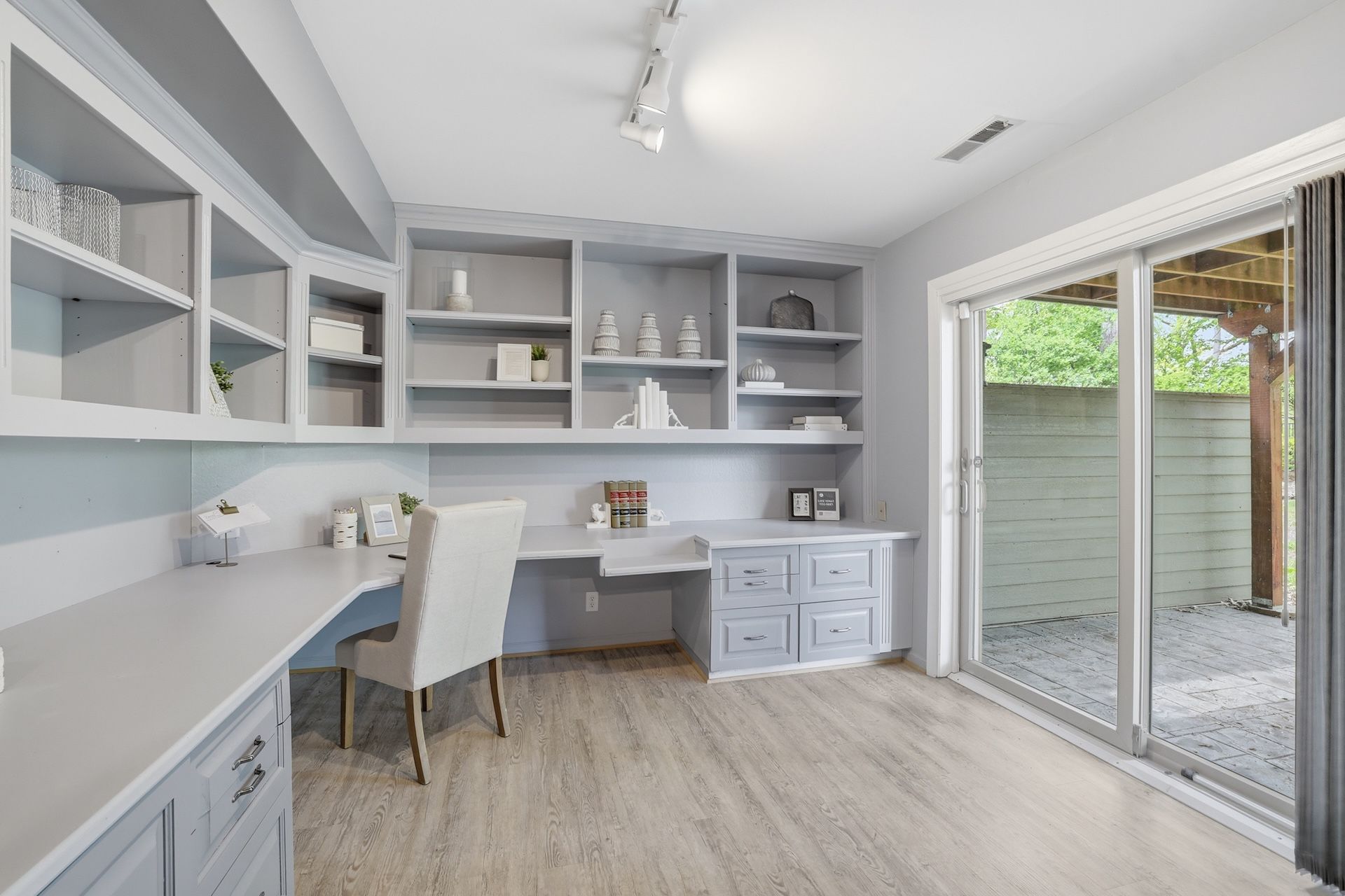  Renovated Townhome with Panoramic Views of Cedar Lake - 物件實景