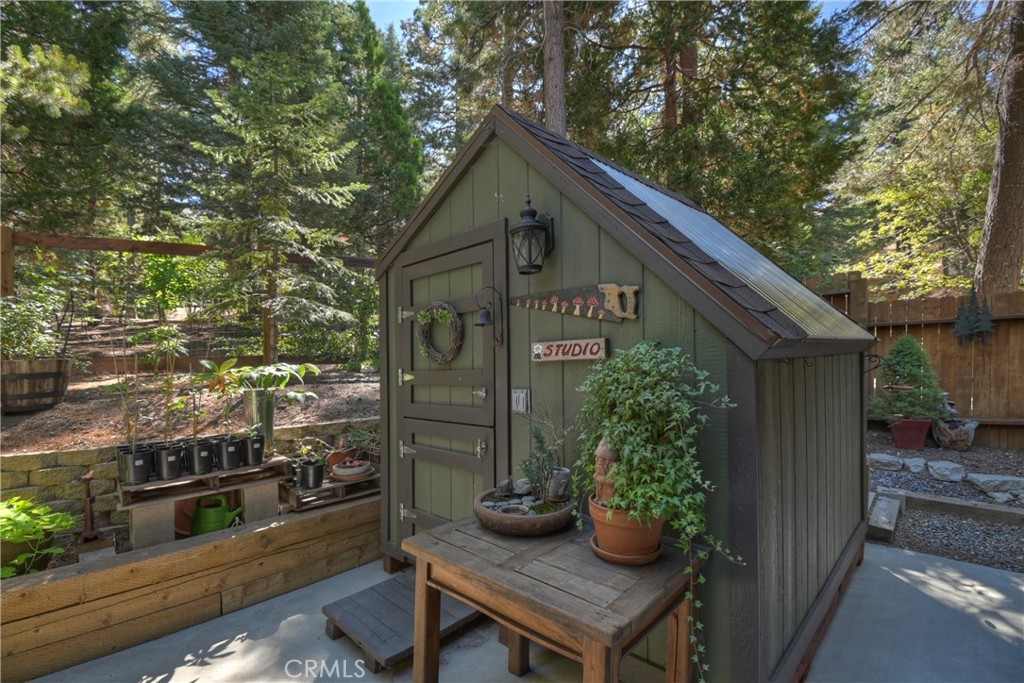 Lake Arrowhead, California, 92352, United States, 3 Bedrooms Bedrooms, ,1 BathroomBathrooms,Residential,For Sale,1988243