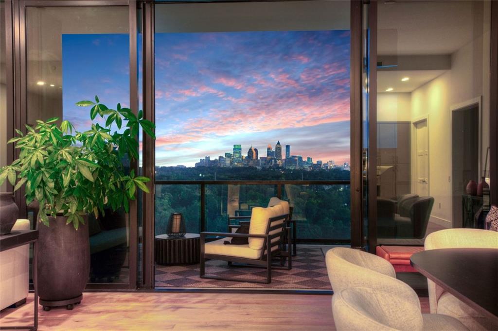 Atlanta, Georgia, 30305, United States, 2 Bedrooms Bedrooms, ,3 BathroomsBathrooms,Residential,For Sale,1979191