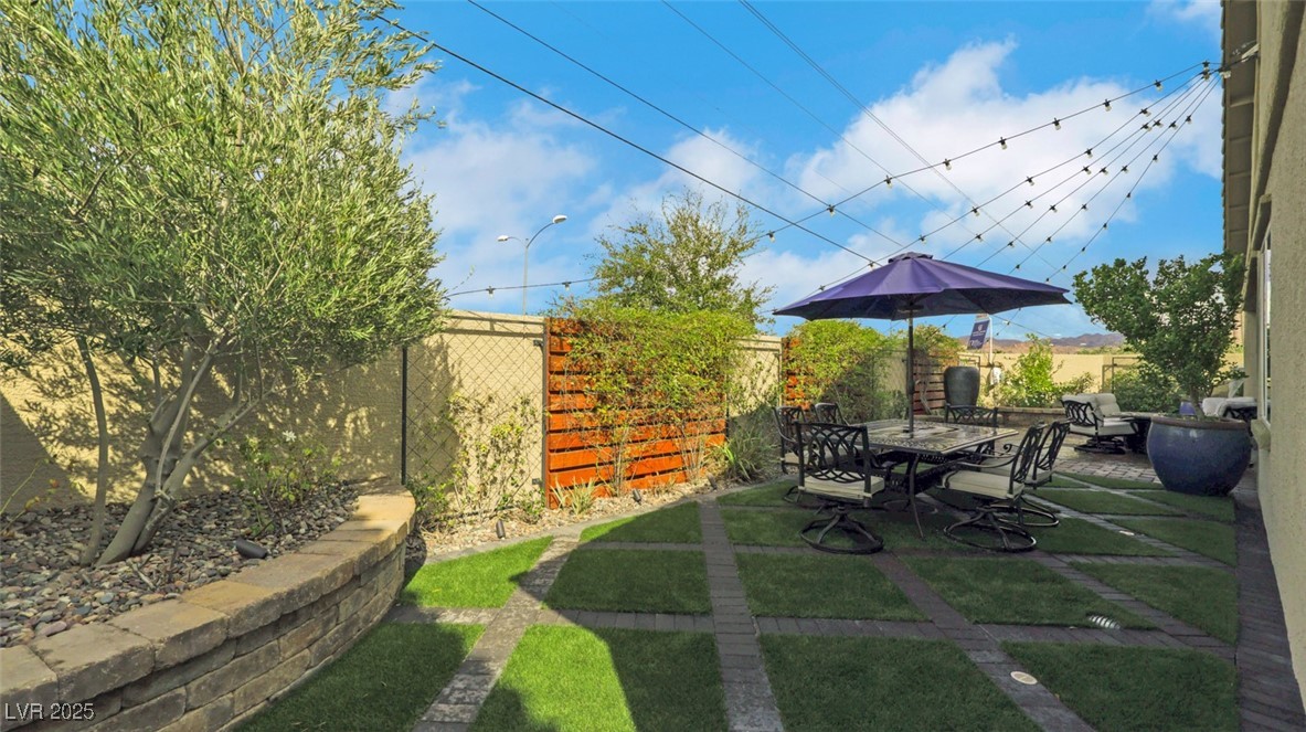 Henderson, Nevada, 89002, United States, 3 Bedrooms Bedrooms, ,3 BathroomsBathrooms,Residential,For Sale,1986221