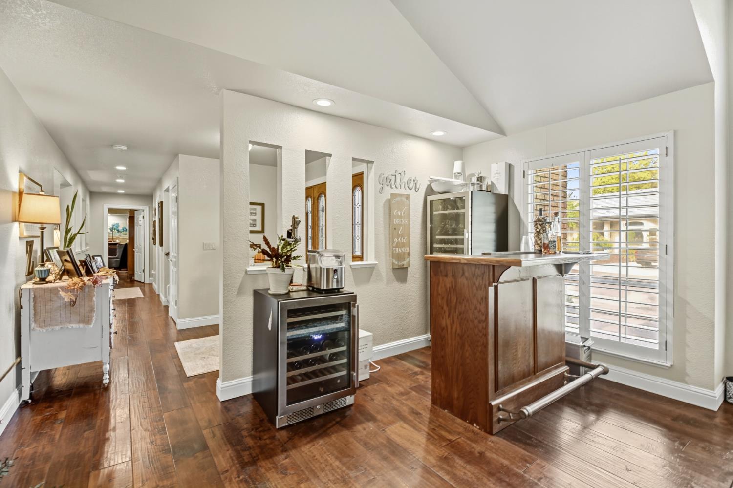 Elk Grove, California, 95624, United States, 4 Bedrooms Bedrooms, ,4 BathroomsBathrooms,Residential,For Sale,1987629