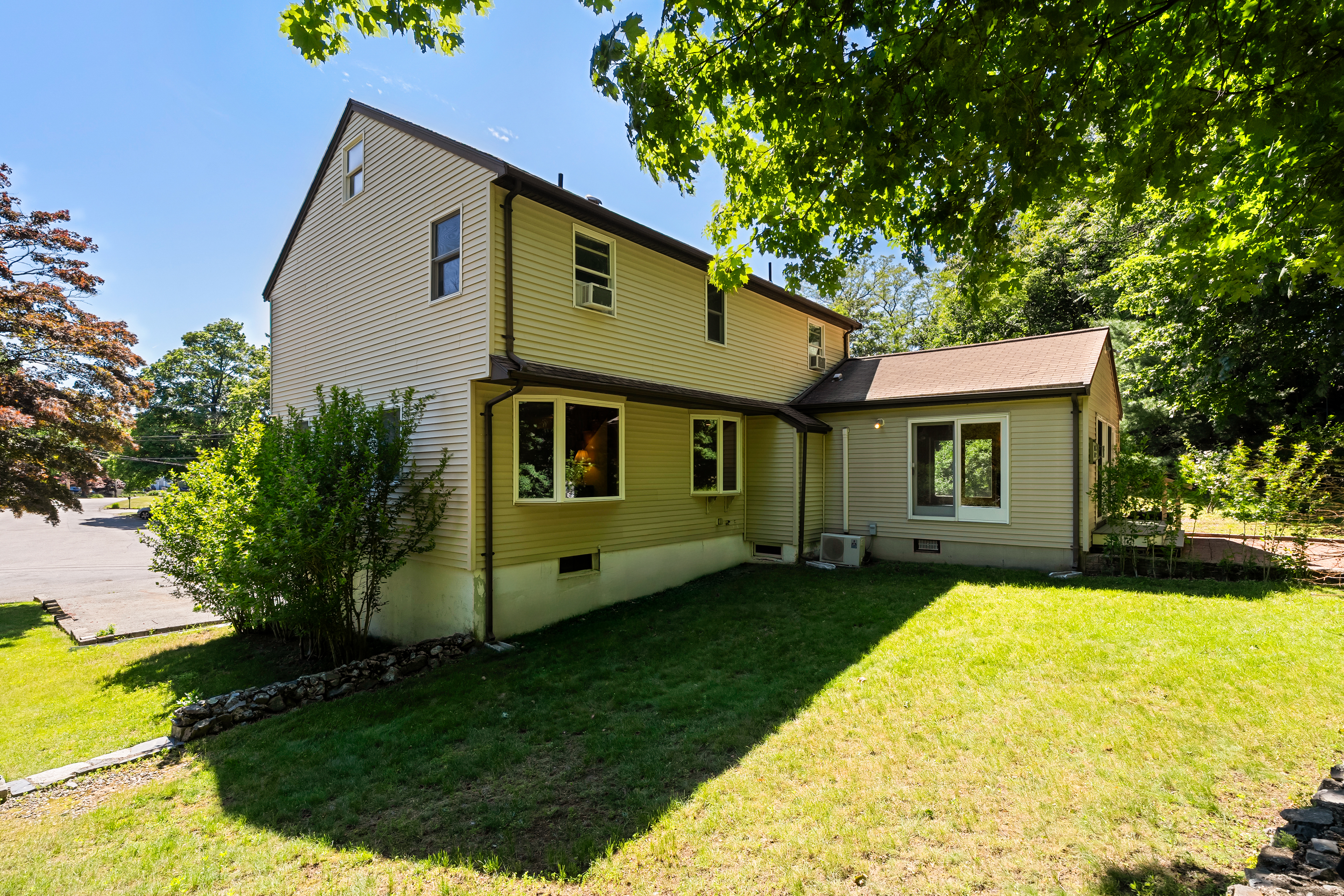  26 Lawrence Lane, Arlington, MA, 02474 - 物件實景