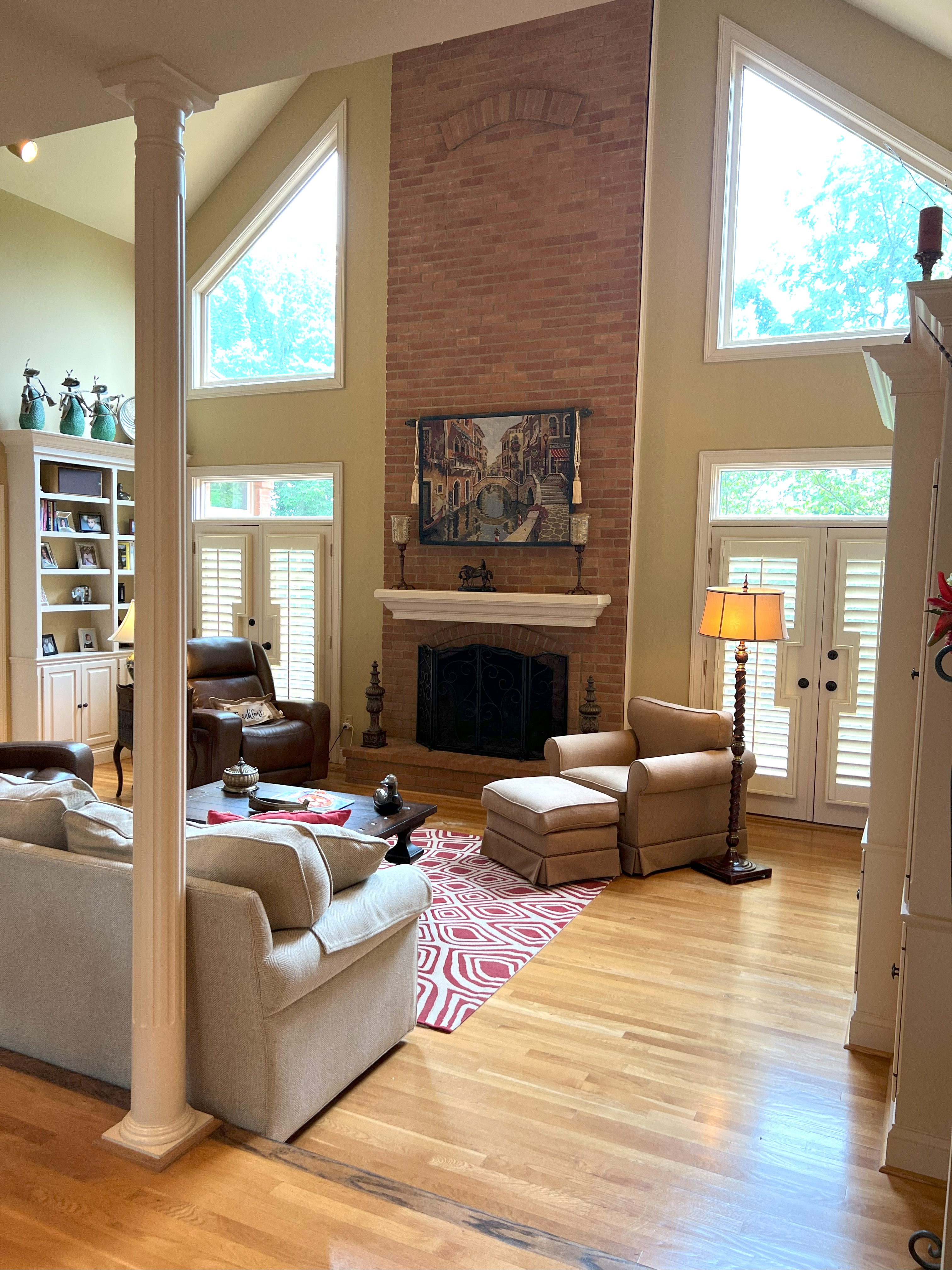 Frankfort, Kentucky, 40601, United States, 5 Bedrooms Bedrooms, ,4 BathroomsBathrooms,Residential,For Sale,1983551