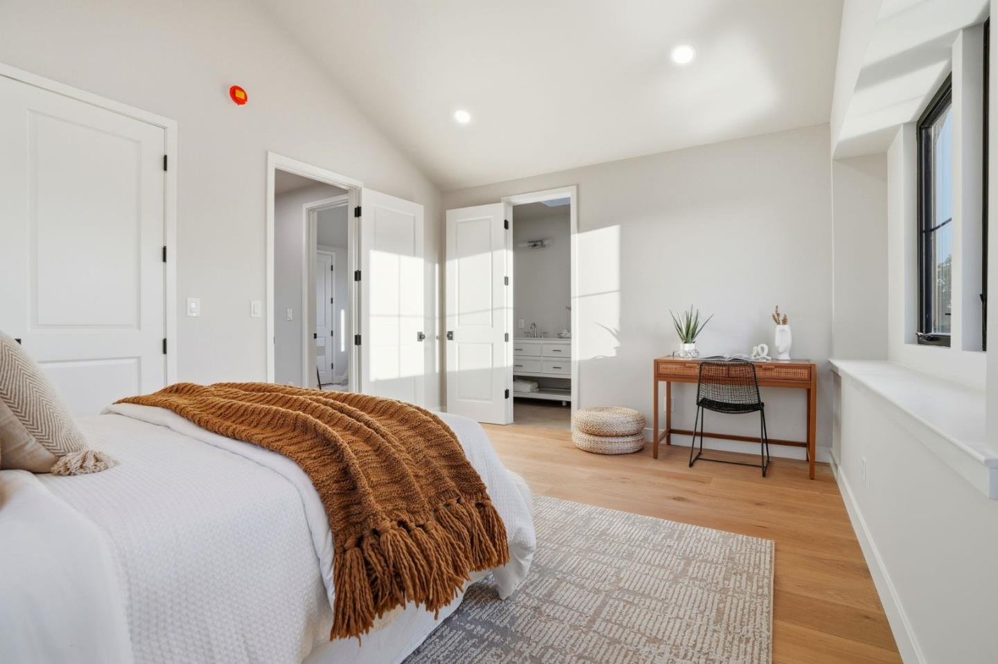 San Carlos, California, 94070, United States, 4 Bedrooms Bedrooms, ,4 BathroomsBathrooms,Residential,For Sale,1989305