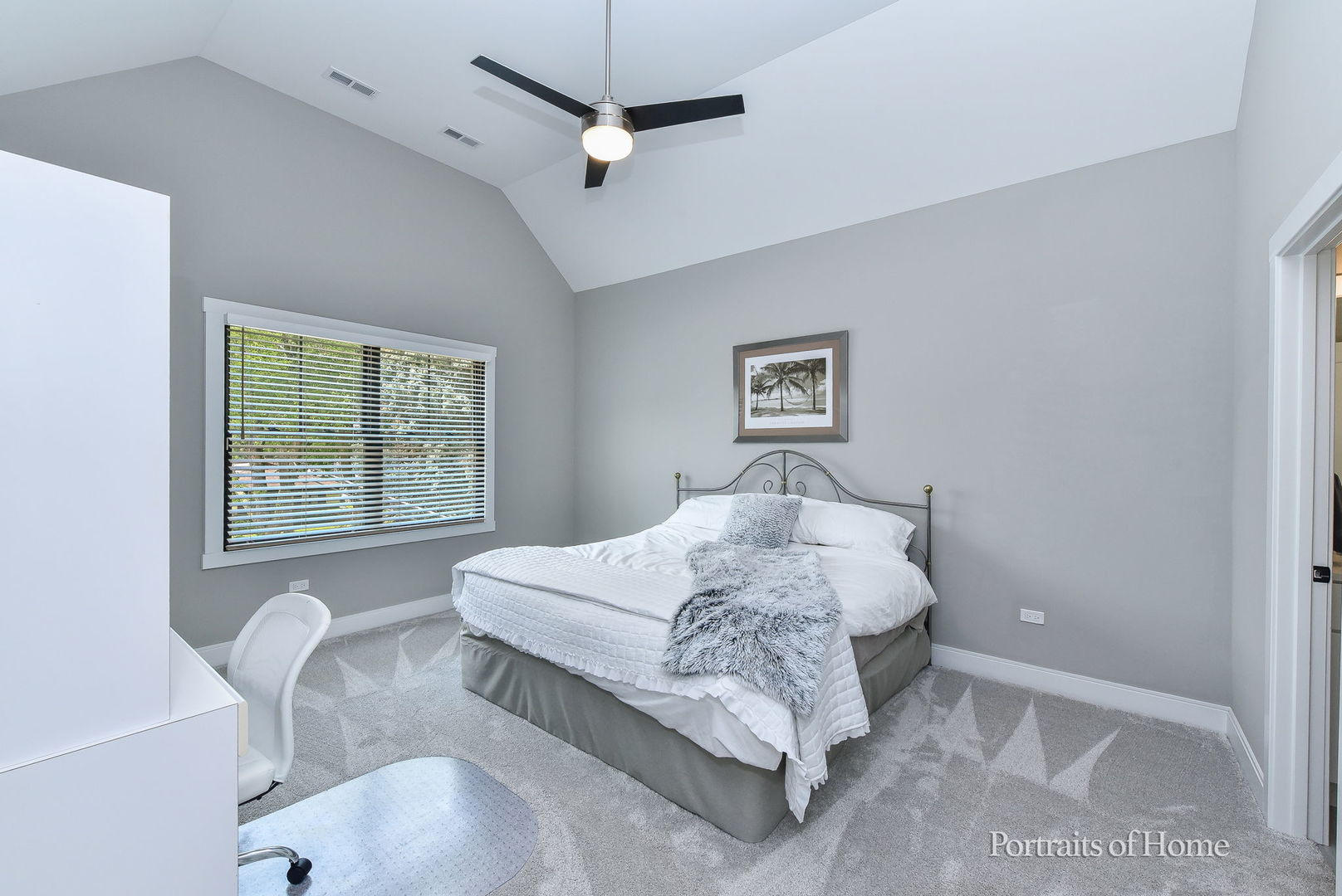 Naperville, Illinois, 60563, United States, 4 Bedrooms Bedrooms, ,4 BathroomsBathrooms,Residential,For Sale,1992094