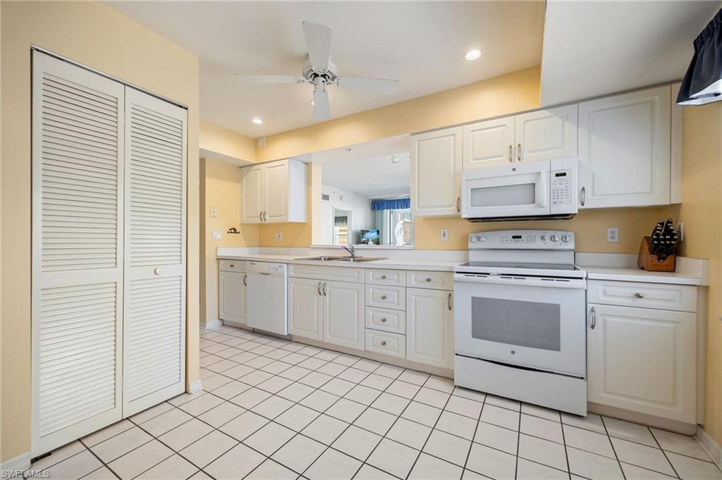 Fort Myers Beach, Florida, 33931, United States, 2 Bedrooms Bedrooms, ,2 BathroomsBathrooms,Residential,For Sale,1787356