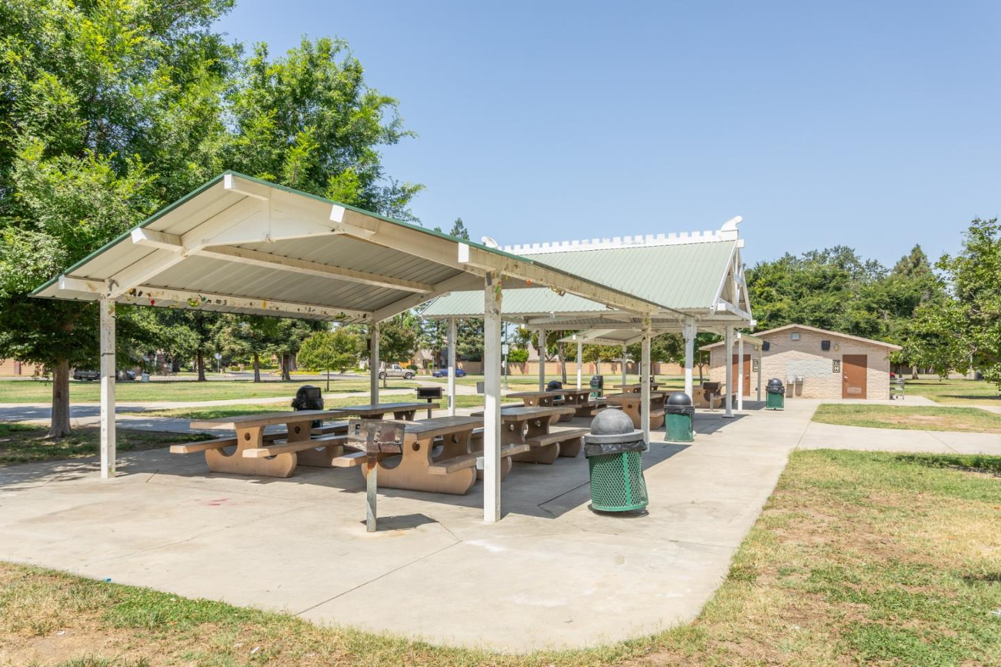 Clovis, California, 93611, United States, 4 Bedrooms Bedrooms, ,2 BathroomsBathrooms,Residential,For Sale,1907507