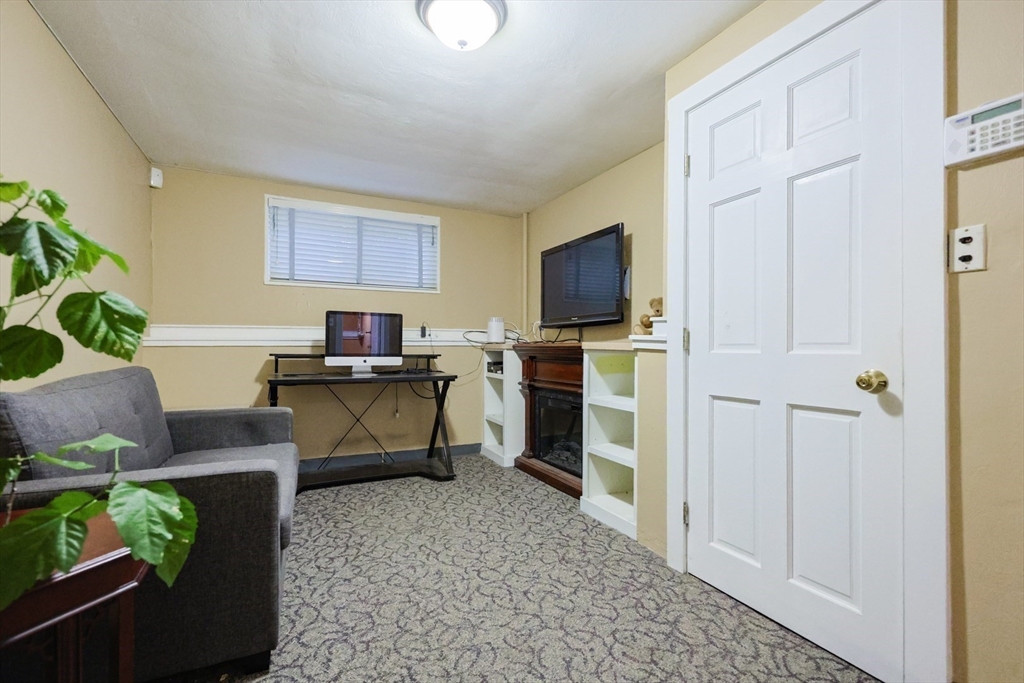 Swampscott, Massachusetts, 01907, United States, 3 Bedrooms Bedrooms, ,2 BathroomsBathrooms,Residential,For Sale,1984314