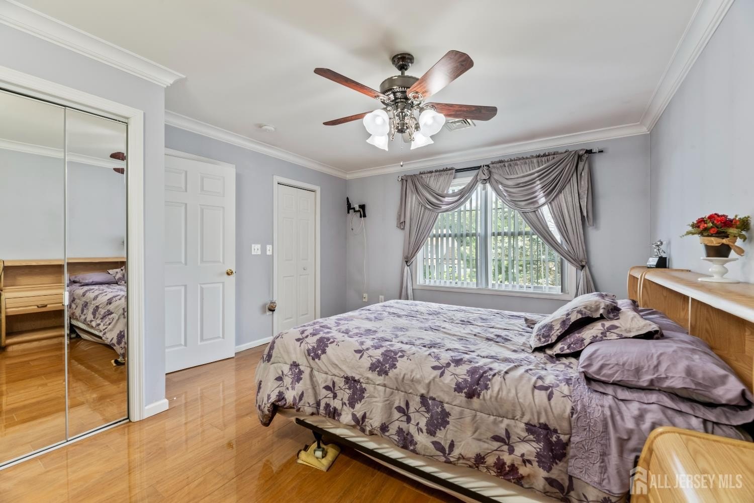 Edison, New Jersey, 08820, United States, 4 Bedrooms Bedrooms, ,2 BathroomsBathrooms,Residential,For Sale,1921725