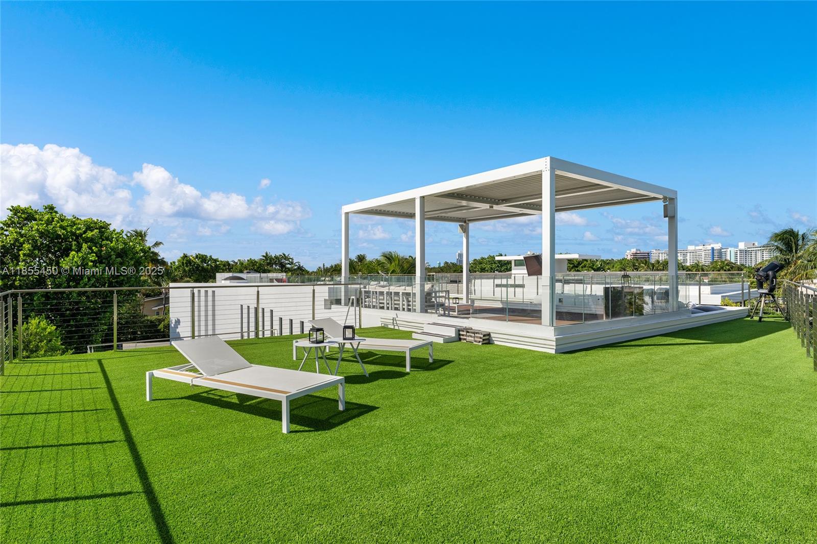 Miami Beach, Florida, 33140, United States, 5 Bedrooms Bedrooms, ,8 BathroomsBathrooms,Residential,For Sale,1918042