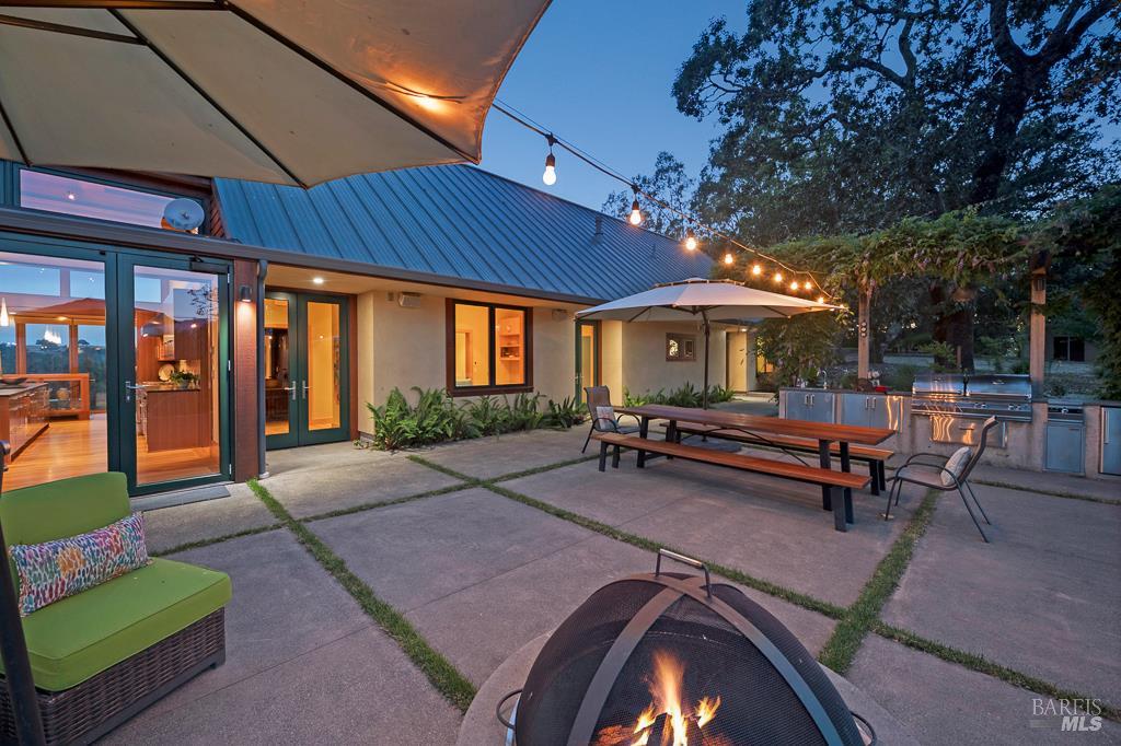 Healdsburg, California, 95448, United States, 3 Bedrooms Bedrooms, ,4 BathroomsBathrooms,Residential,For Sale,1866142