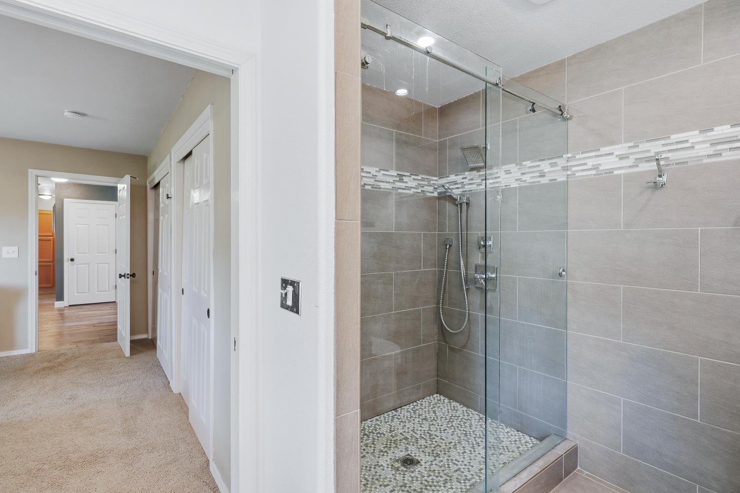 Le Grand, California, 95333, United States, 4 Bedrooms Bedrooms, ,3 BathroomsBathrooms,Residential,For Sale,1977955