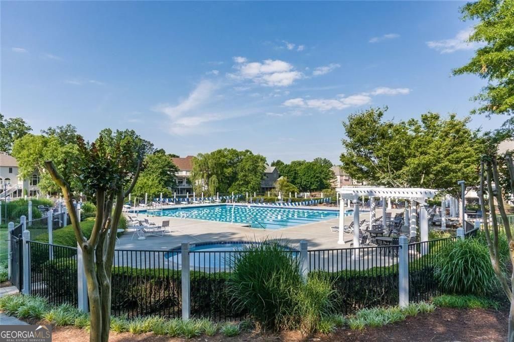 Roswell, Georgia, 30075, United States, 5 Bedrooms Bedrooms, ,4 BathroomsBathrooms,Residential,For Sale,2044480