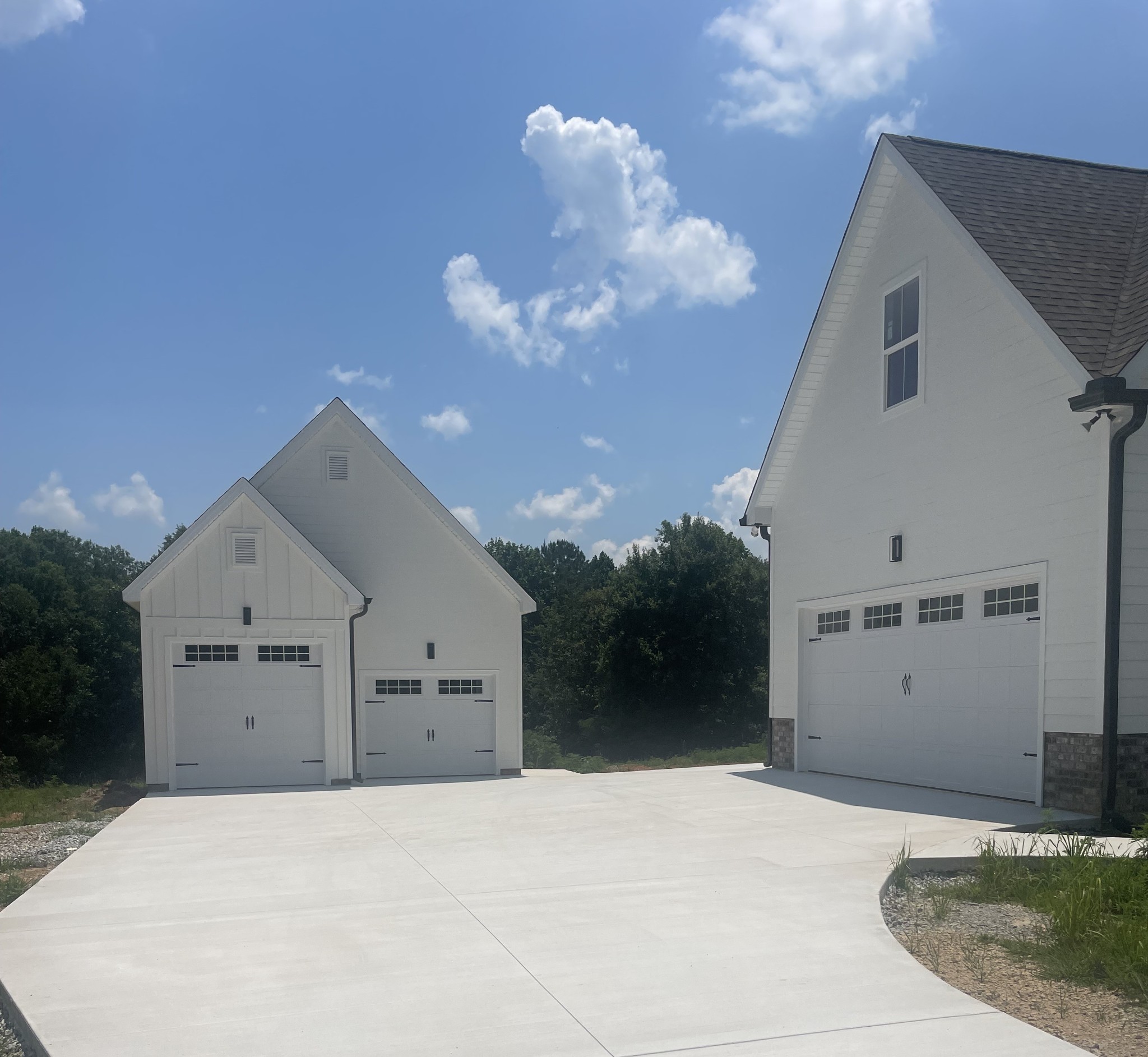 Winchester, Tennessee, 37398, United States, 3 Bedrooms Bedrooms, ,4 BathroomsBathrooms,Residential,For Sale,1928177