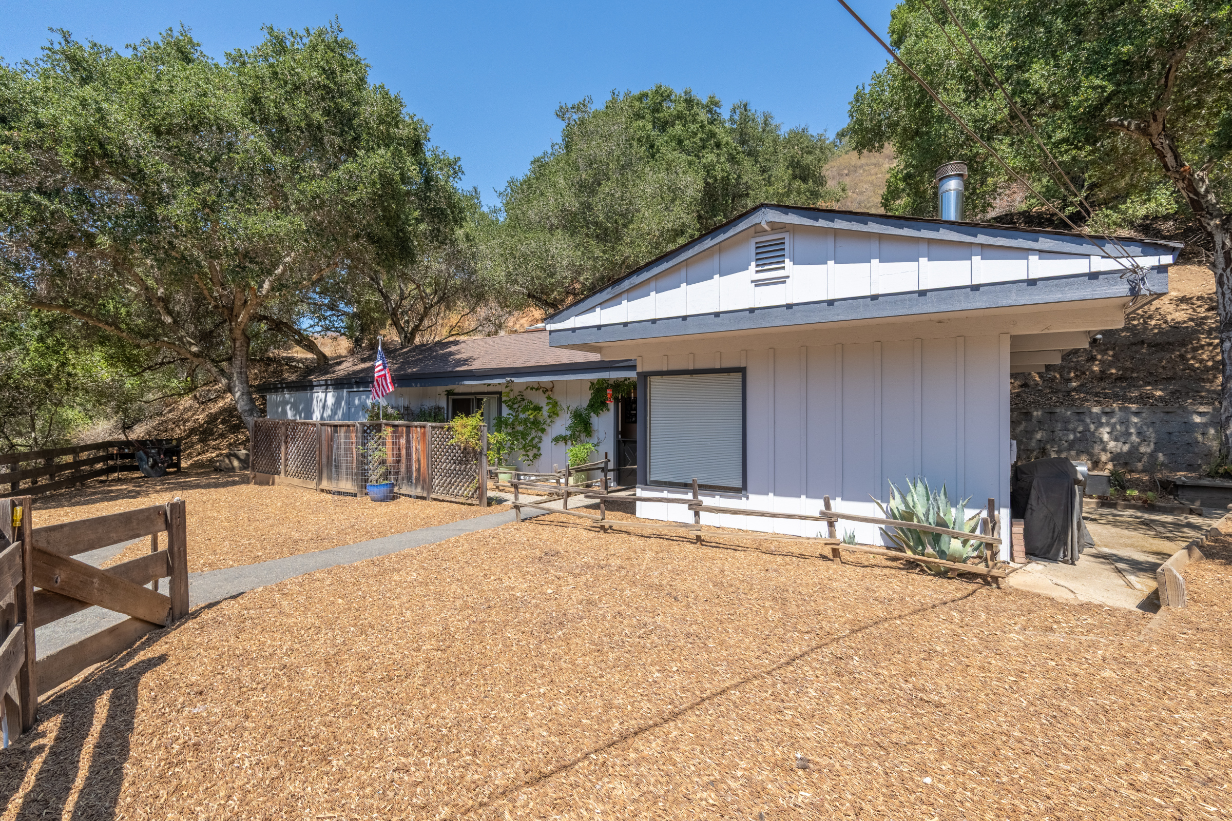  160 East Carmel Valley Road - 物件實景