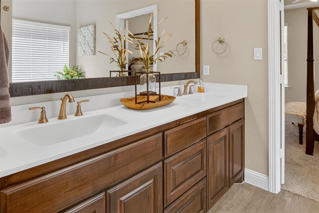 Weatherford, Texas, 76087, United States, 4 Bedrooms Bedrooms, ,3 BathroomsBathrooms,Residential,For Sale,2048794