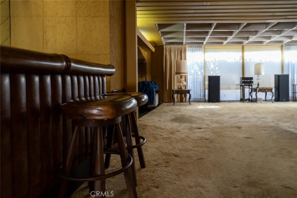 Los Angeles, California, 90018, United States, 2 Bedrooms Bedrooms, ,1 BathroomBathrooms,Residential,For Sale,1928435