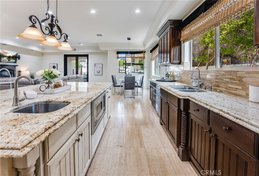 Woodland Hills, California, 91367, United States, 5 Bedrooms Bedrooms, ,6 BathroomsBathrooms,Residential,For Sale,1861197