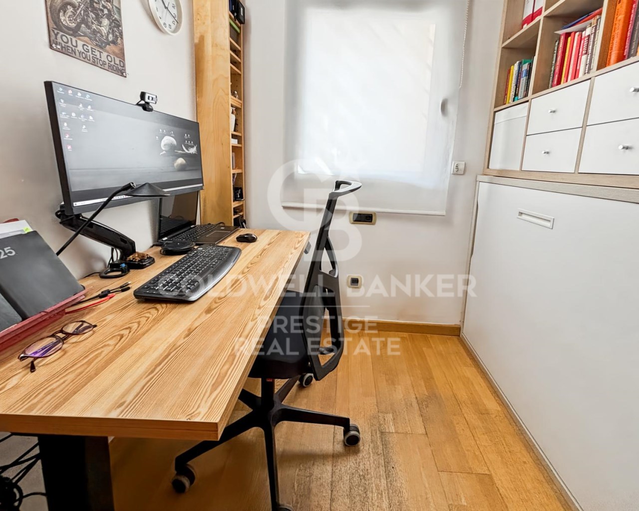 Barcelona, Catalonia, ES, 4 Bedrooms Bedrooms, ,2 BathroomsBathrooms,Residential,For Sale,1759816