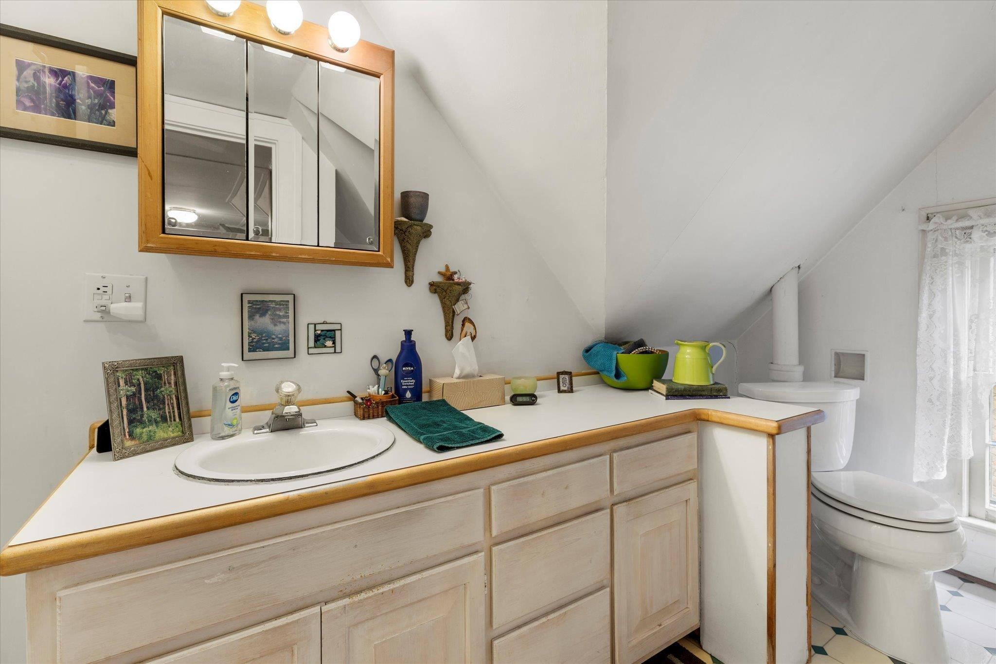 Blacksburg, Virginia, 24060, United States, 3 Bedrooms Bedrooms, ,3 BathroomsBathrooms,Residential,For Sale,1986553