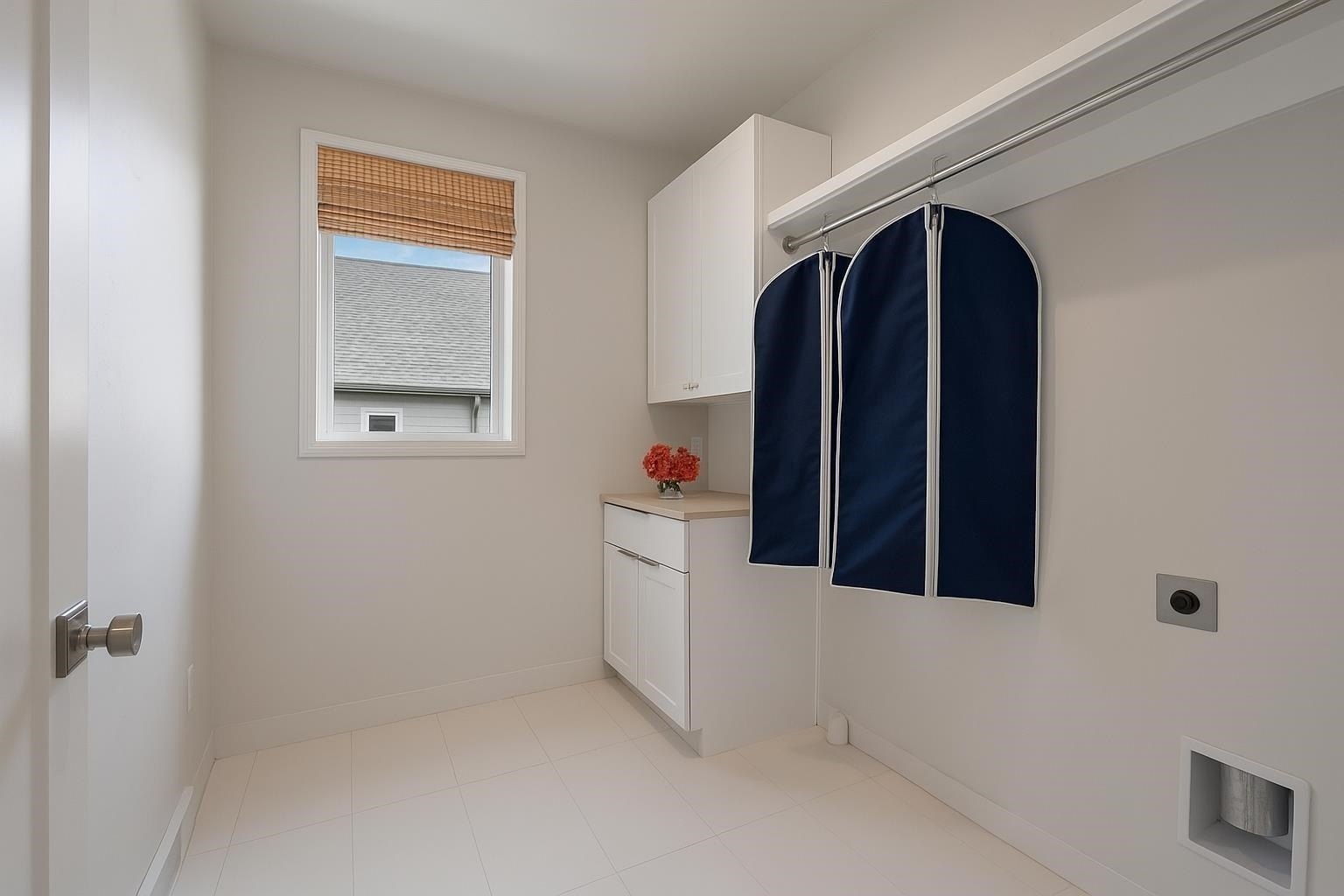 DE PERE, Wisconsin, 54115, United States, 2 Bedrooms Bedrooms, ,3 BathroomsBathrooms,Residential,For Sale,2005271