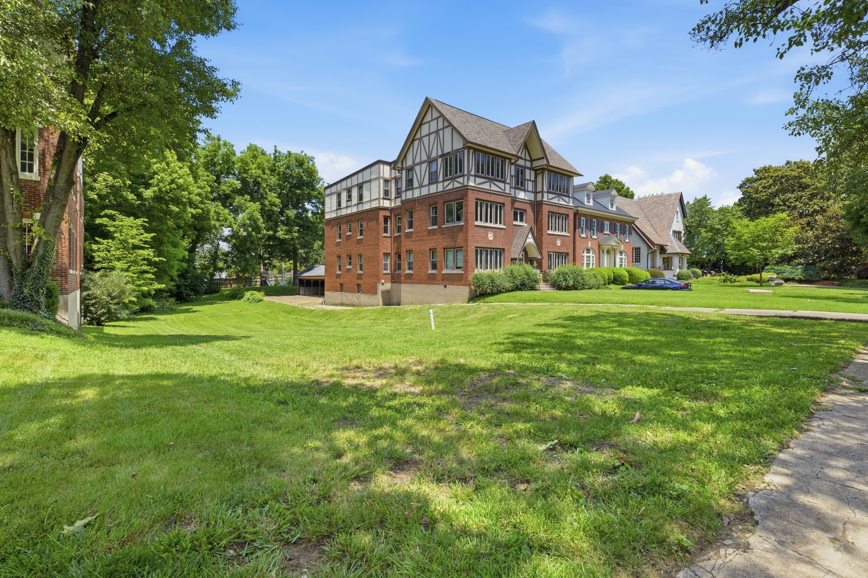  2055 Douglass Boulevard, Louisville, KY 40205 - 物件實景