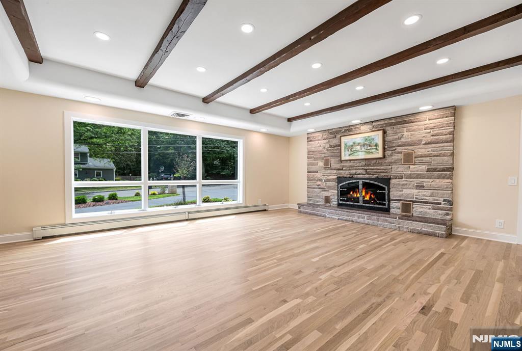 Wyckoff, New Jersey, 07481, United States, 5 Bedrooms Bedrooms, ,5 BathroomsBathrooms,Residential,For Sale,1951013