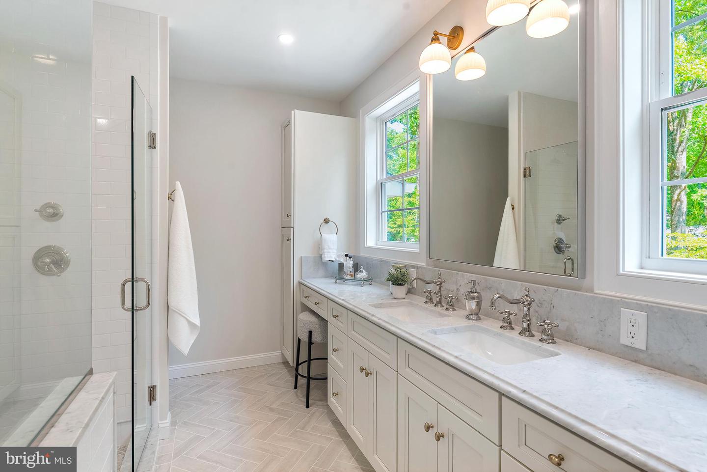 Annapolis, Maryland, 21403, United States, 4 Bedrooms Bedrooms, ,5 BathroomsBathrooms,Residential,For Sale,1900943