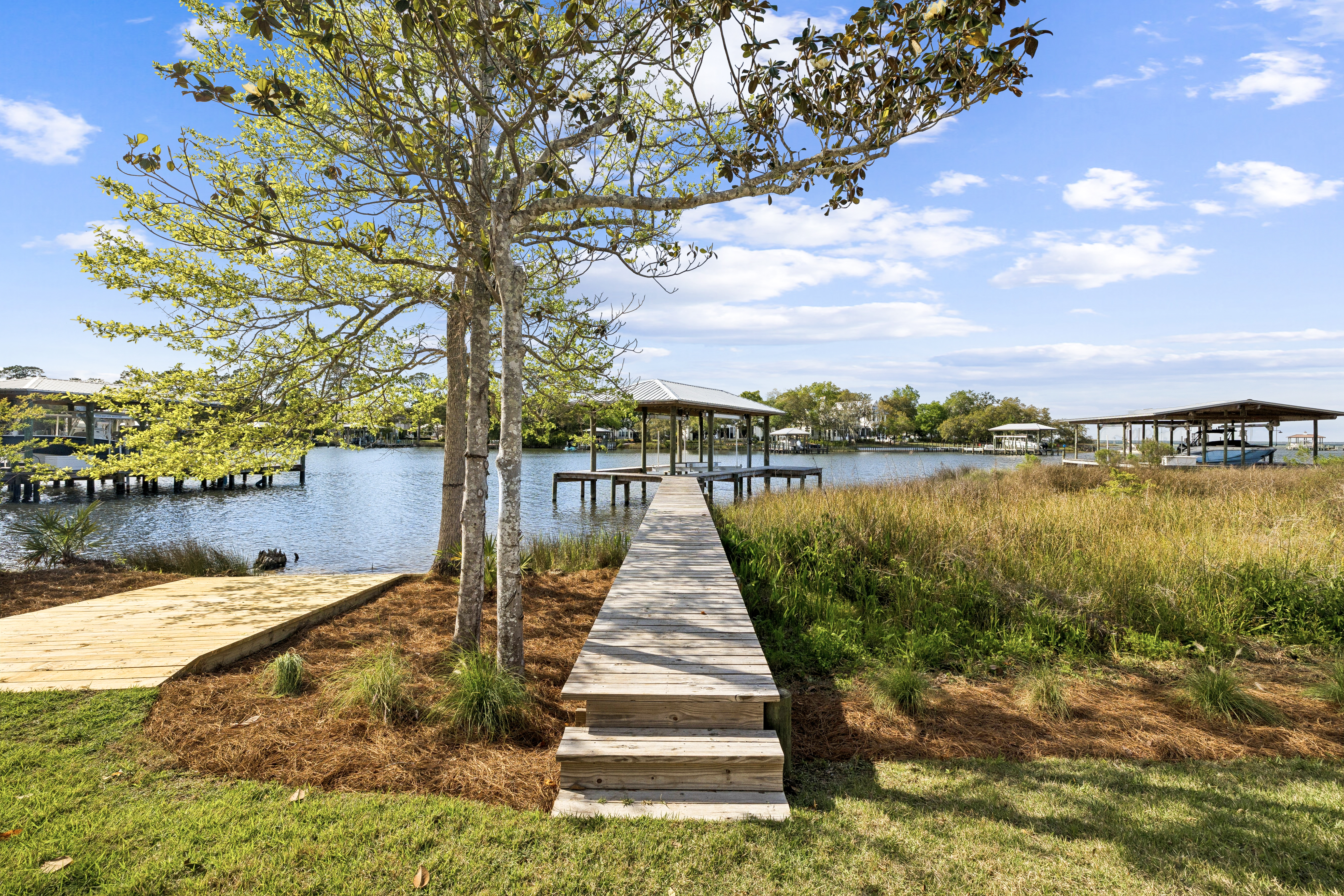  Luxury Waterfront Living with Protected Deep-Water Access and Boat Lift - 物件實景