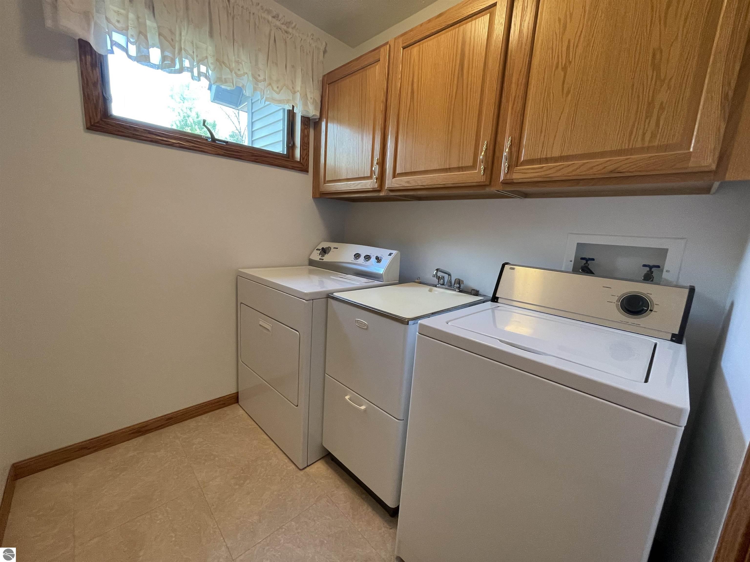 Harrison, Michigan, 48625, United States, 5 Bedrooms Bedrooms, ,4 BathroomsBathrooms,Residential,For Sale,1916275