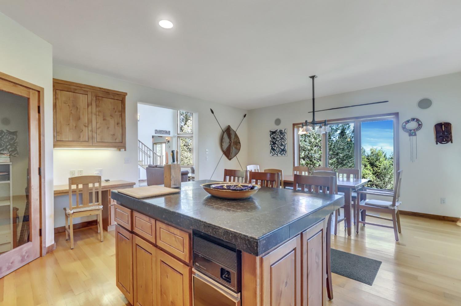 Nevada City, California, 95959, United States, 3 Bedrooms Bedrooms, ,3 BathroomsBathrooms,Residential,For Sale,1937028