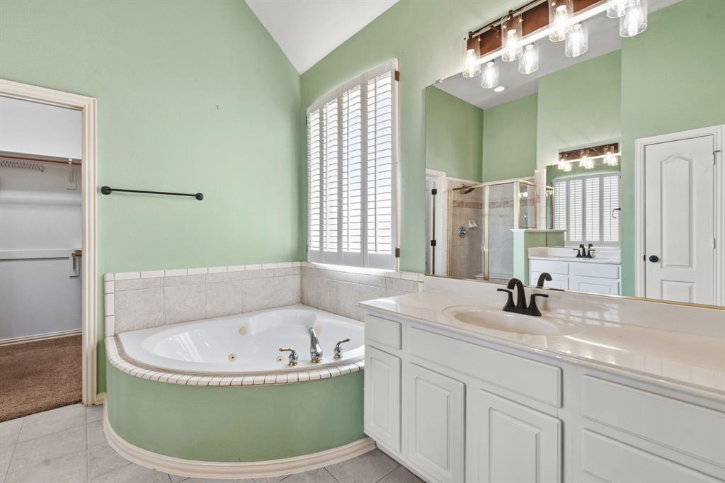 Denton, Texas, 76208, United States, 4 Bedrooms Bedrooms, ,5 BathroomsBathrooms,Residential,For Sale,2022446