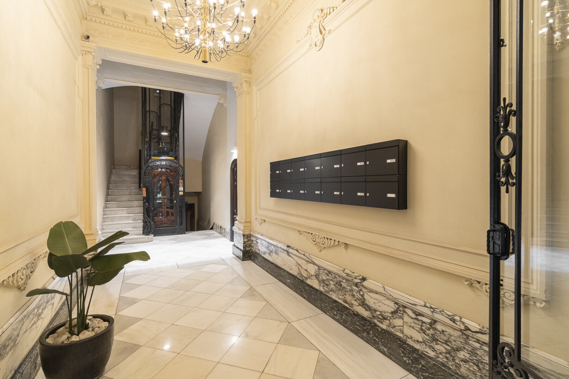  Splendid, nearly new apartment in l