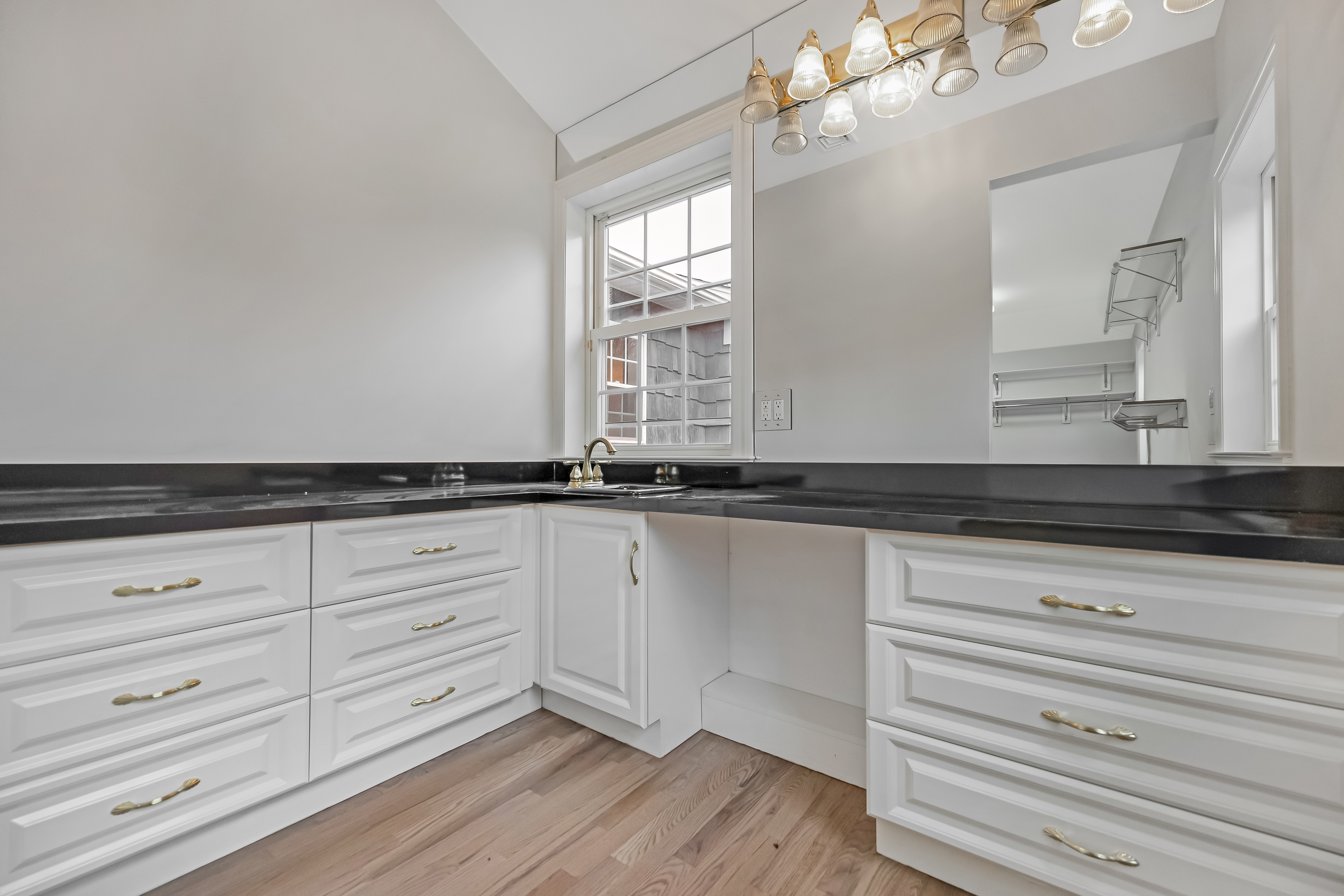 Brookville, New York, 11545, United States, 6 Bedrooms Bedrooms, ,7 BathroomsBathrooms,Residential,For Sale,2010042