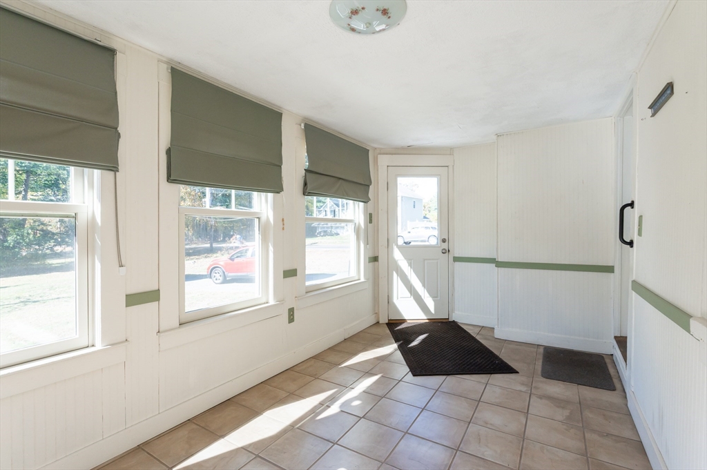 Billerica, Massachusetts, 01821, United States, 3 Bedrooms Bedrooms, ,2 BathroomsBathrooms,Residential,For Sale,1991745