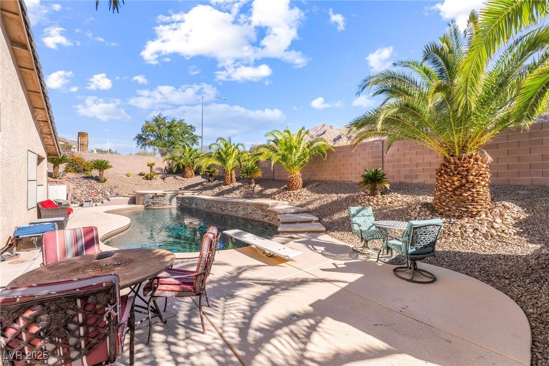 Las Vegas, Nevada, 89110, United States, 6 Bedrooms Bedrooms, ,3 BathroomsBathrooms,Residential,For Sale,1987091