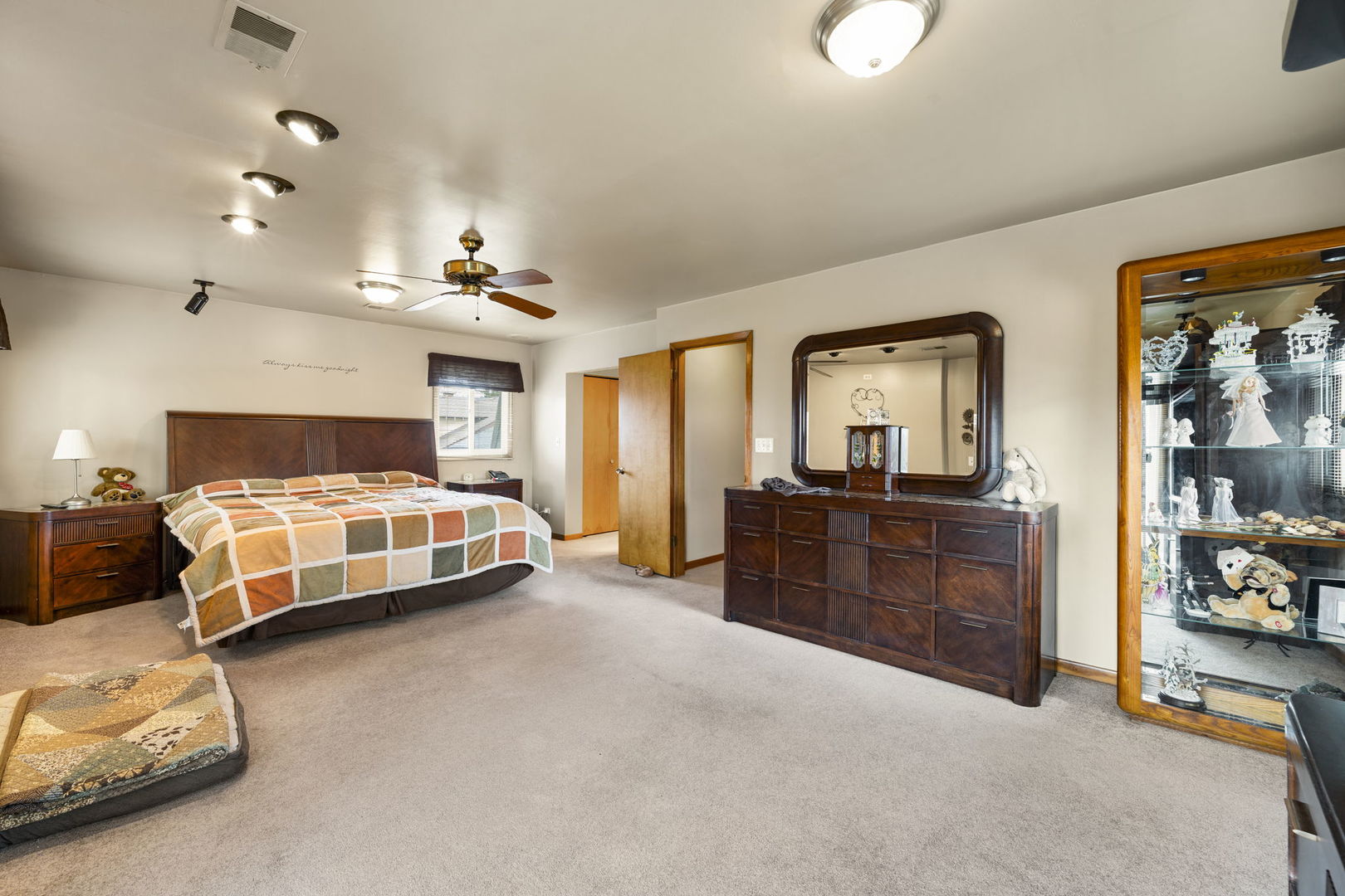 Chicago, Illinois, 60631, United States, 6 Bedrooms Bedrooms, ,4 BathroomsBathrooms,Residential,For Sale,1920979