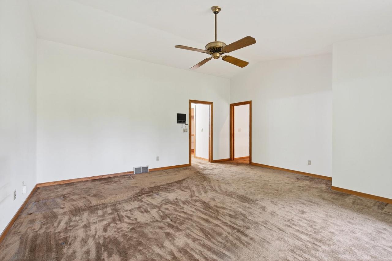 Oshkosh, Wisconsin, 54904, United States, 4 Bedrooms Bedrooms, ,3 BathroomsBathrooms,Residential,For Sale,1978045