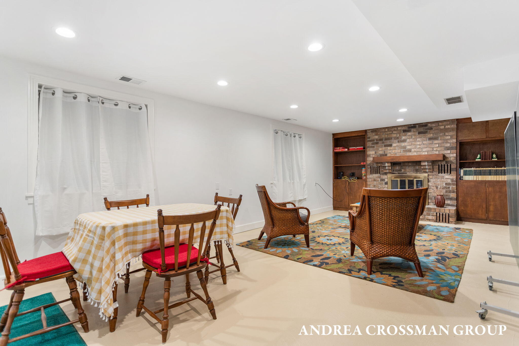 Holland, Michigan, 49424, United States, 5 Bedrooms Bedrooms, ,4 BathroomsBathrooms,Residential,For Sale,1947072